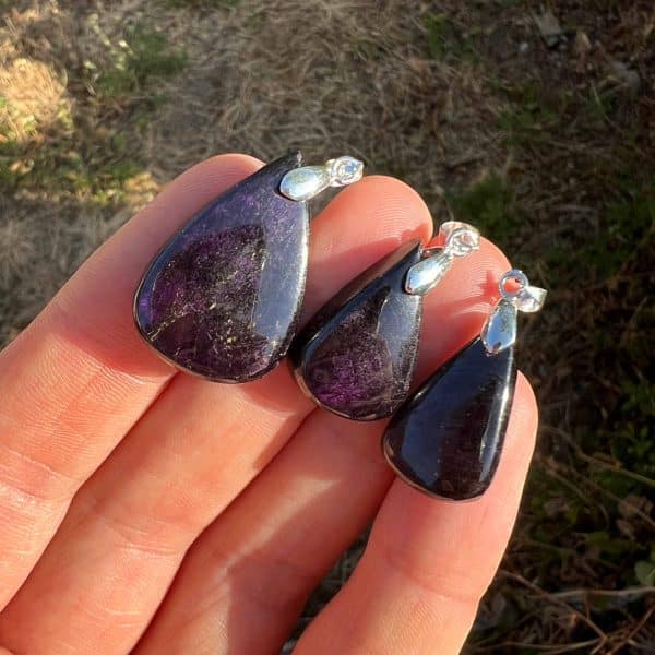 pendentifs de purpurite lithotherapie