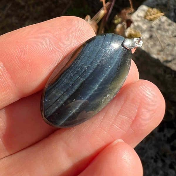 pendentif oeil de faucon heliodora